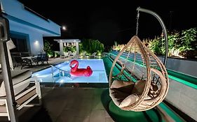 The Sisters Villa
